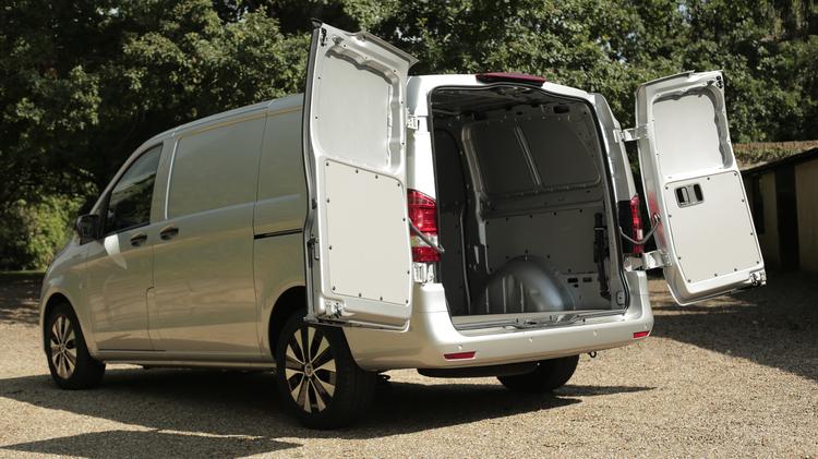 MERCEDES-BENZ eVITO L2 ELECTRIC FWD 85kW 66kWh Pro Van Auto